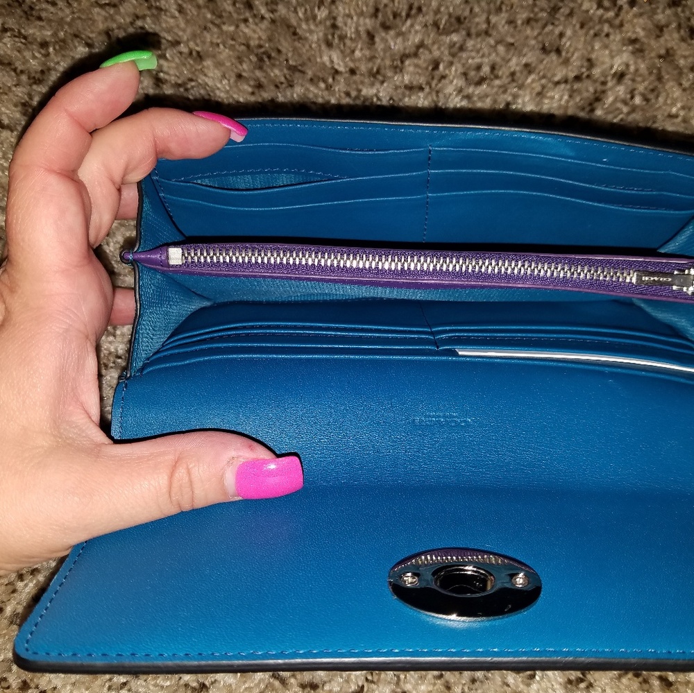Coach Wallet - Picture 6 of 7